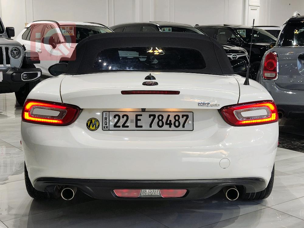 فيات 124 سبايدر